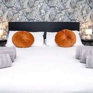https://bnb-domus-carmela.hotels-amalfi.com